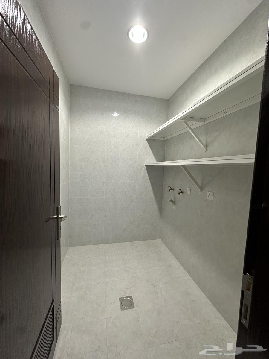 شقة 4 غرف في العزيزية 2