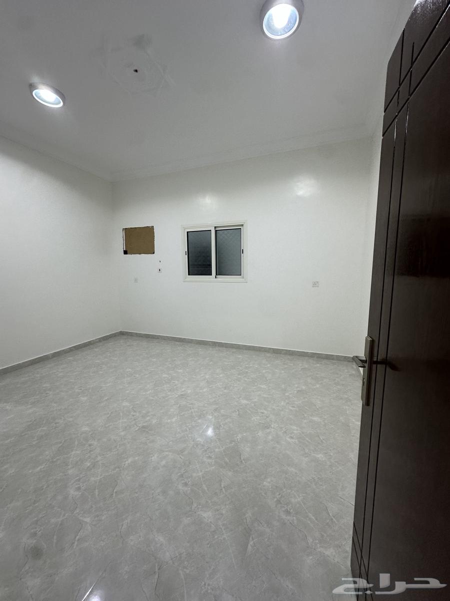 شقة 4 غرف في العزيزية 7