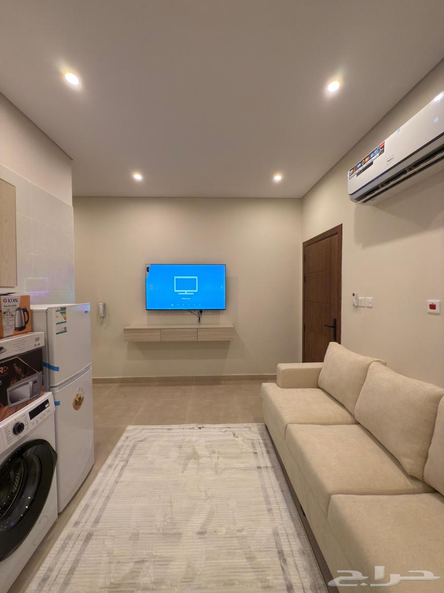 شقة 1 غرف في الثقبة 8