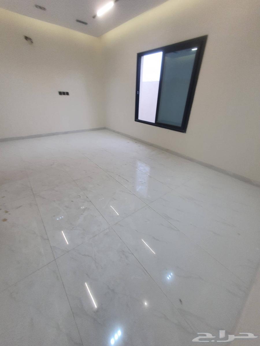 شقة 5 غرف في احد 2