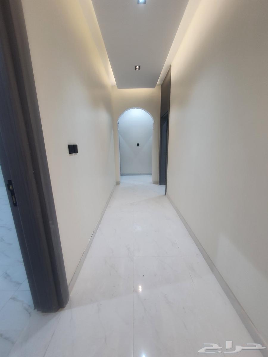 شقة 5 غرف في احد 12