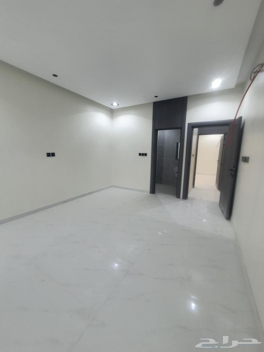 شقة 5 غرف في احد 18