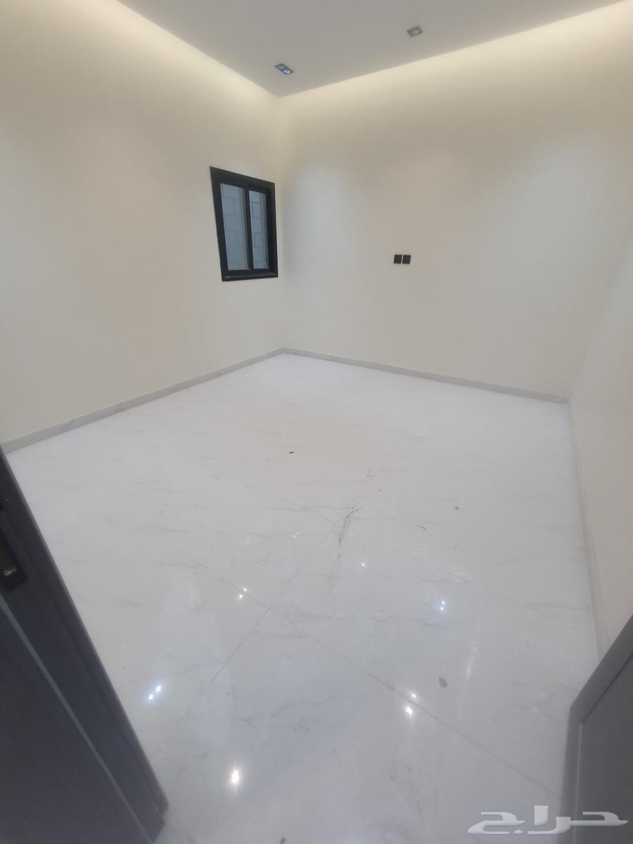 شقة 5 غرف في احد 4