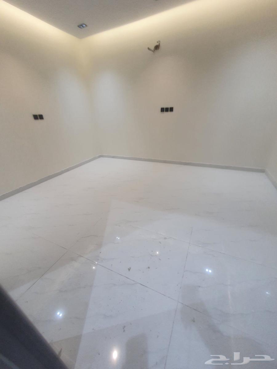 شقة 5 غرف في احد 5