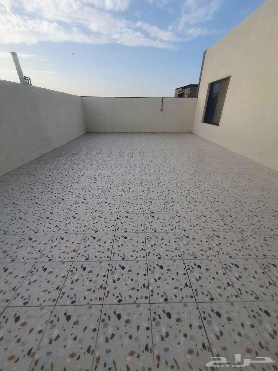 شقة 5 غرف في احد 8