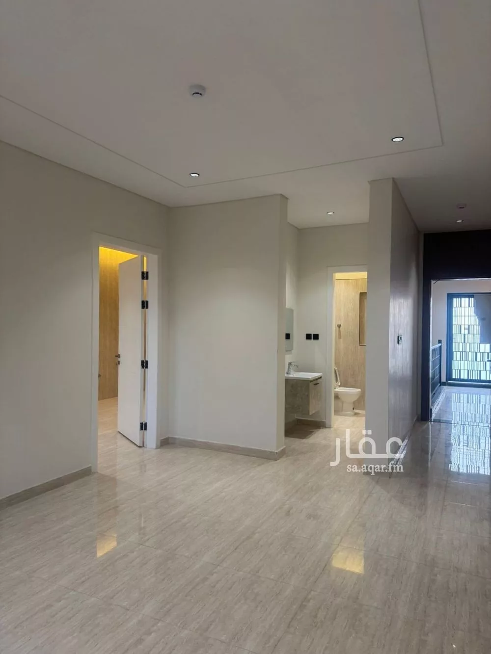 شقة 5 غرف في عكاظ 14