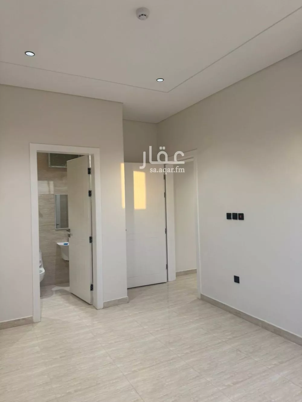 شقة 5 غرف في عكاظ 25