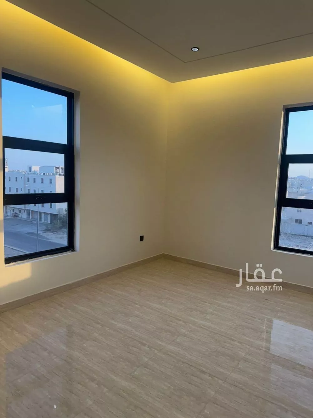 شقة 5 غرف في عكاظ 8