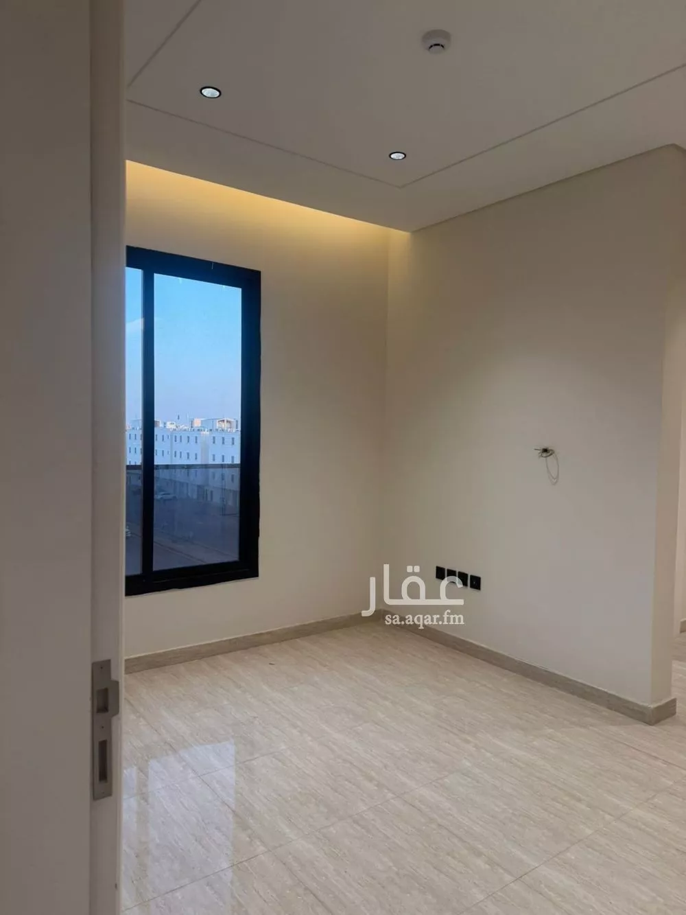 شقة 5 غرف في عكاظ 10