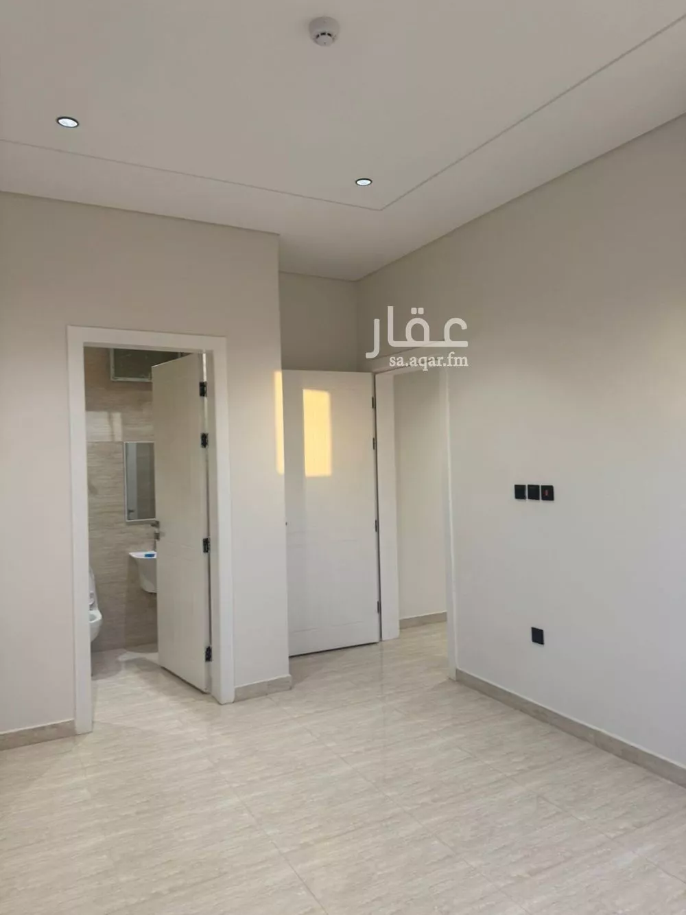 شقة 6 غرف في عكاظ 24