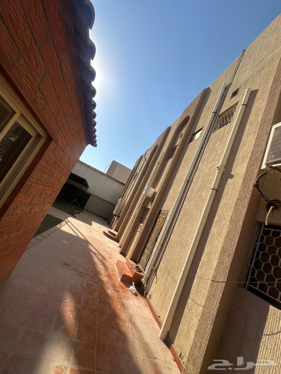 فيلا 4 غرف في احد 4