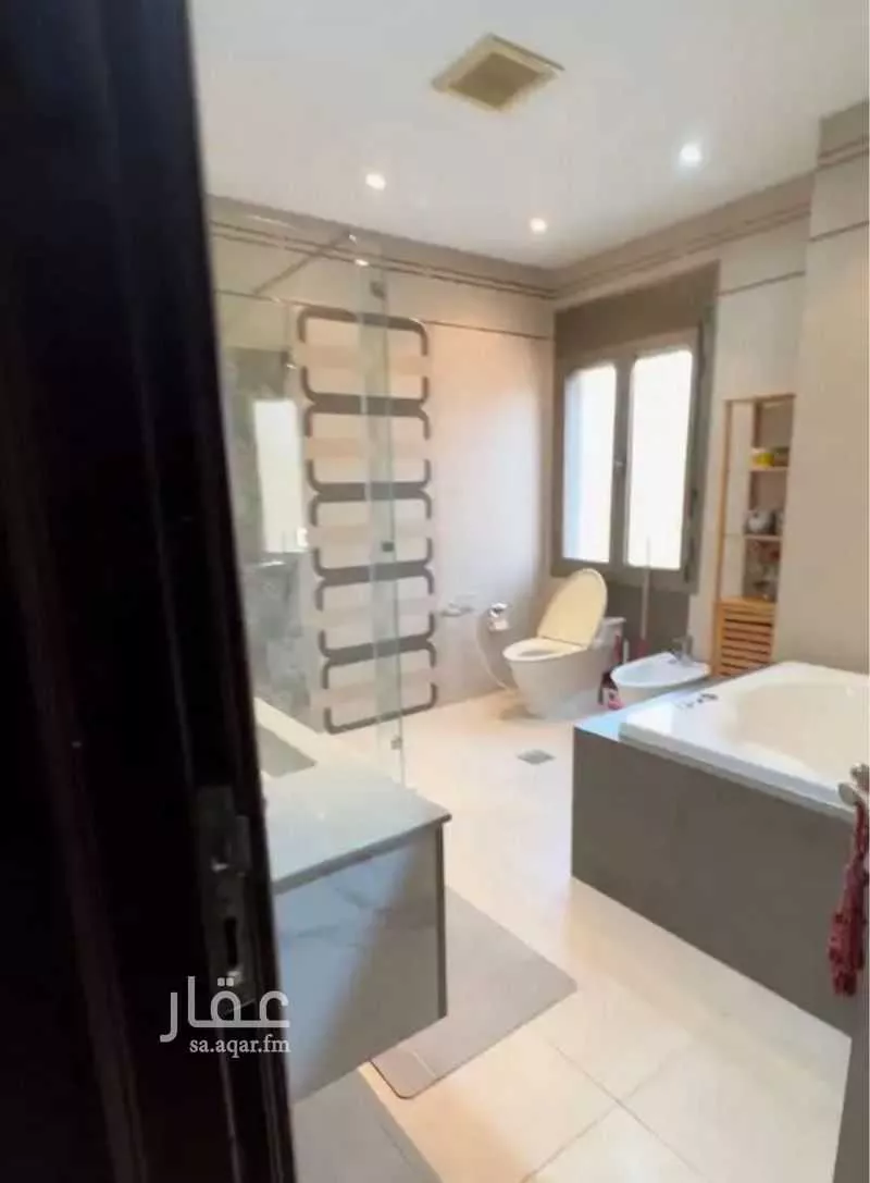 فيلا 7 غرف في النعيم 3