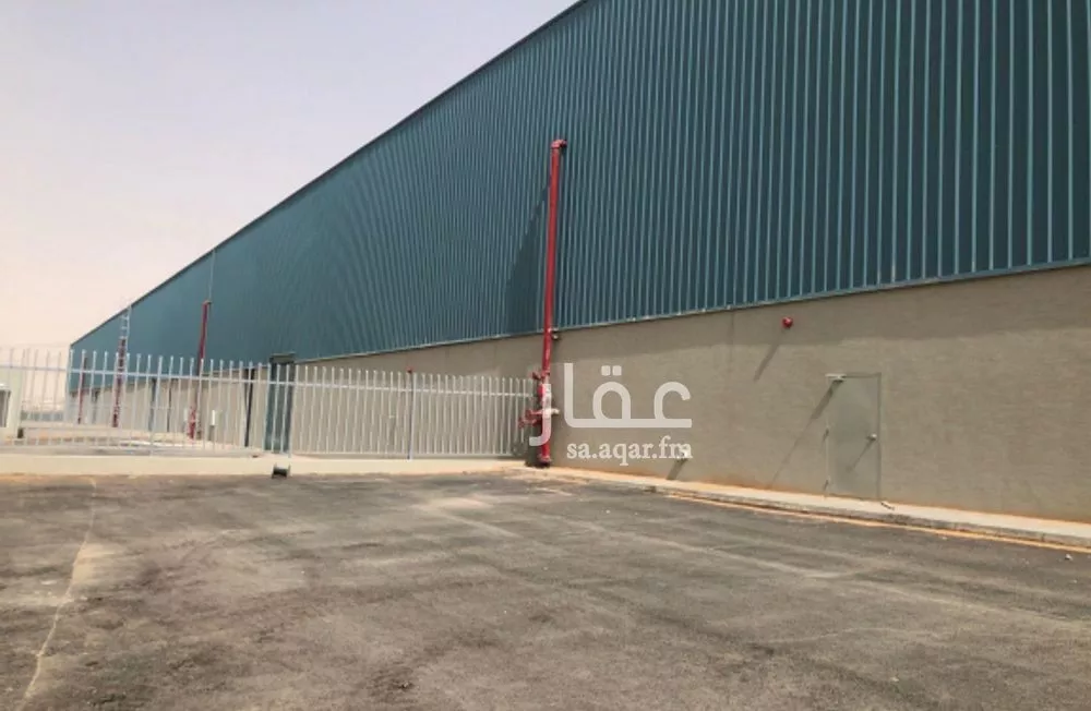 مستودع 2400 م² في المصفاة 6
