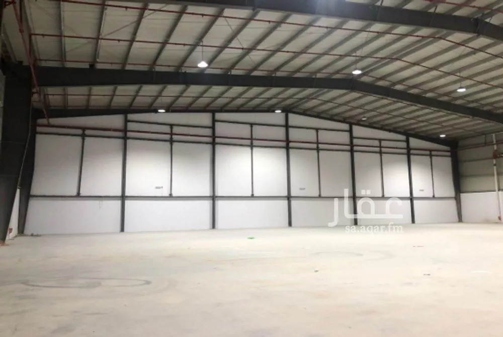 مستودع 2400 م² في المصفاة 9