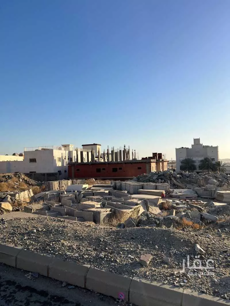 أرض 1122 م² في الحمراء و ام الجود 4
