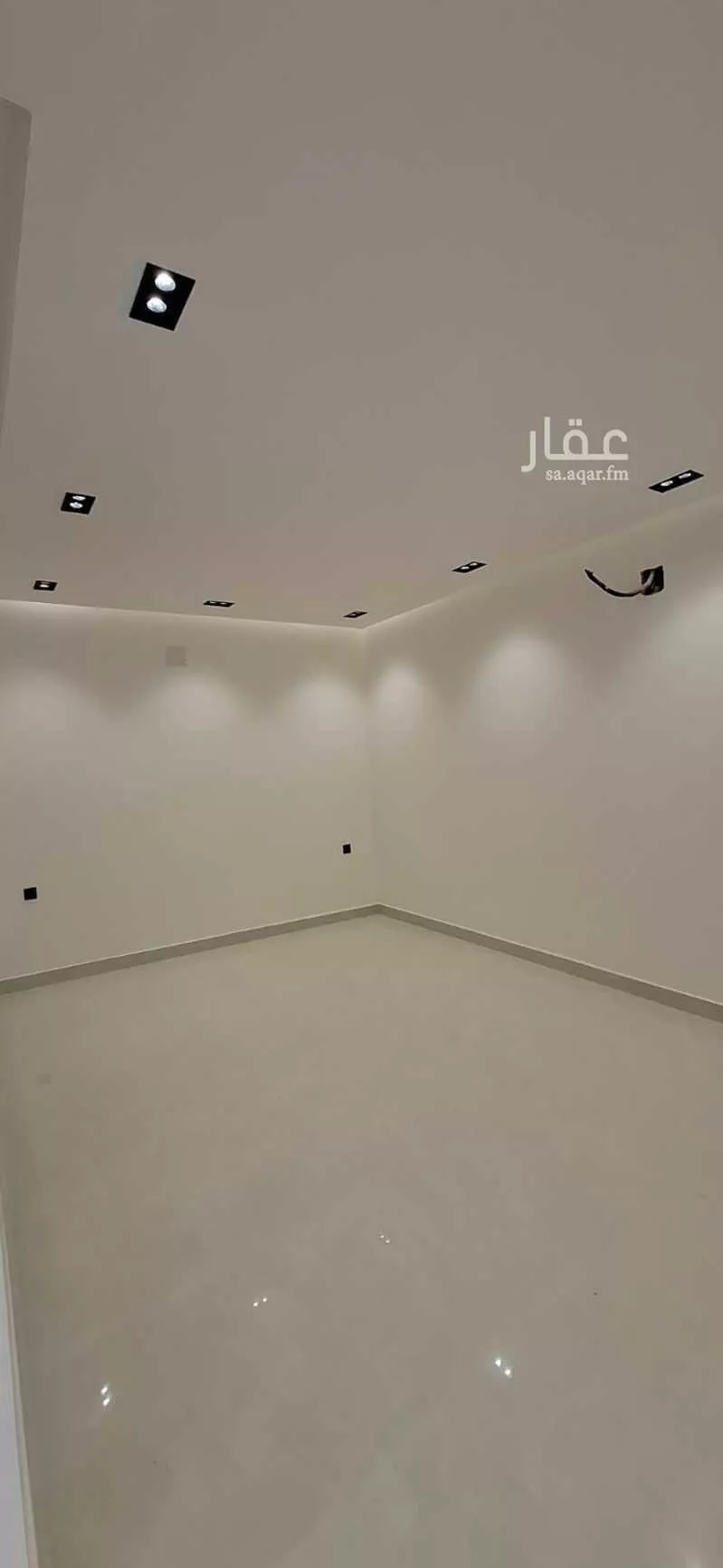 5 bedroom villa in Dahiat Namar 10