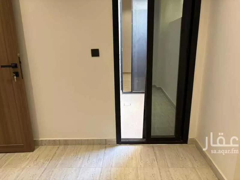 شقة 3 غرف في عرقة 8