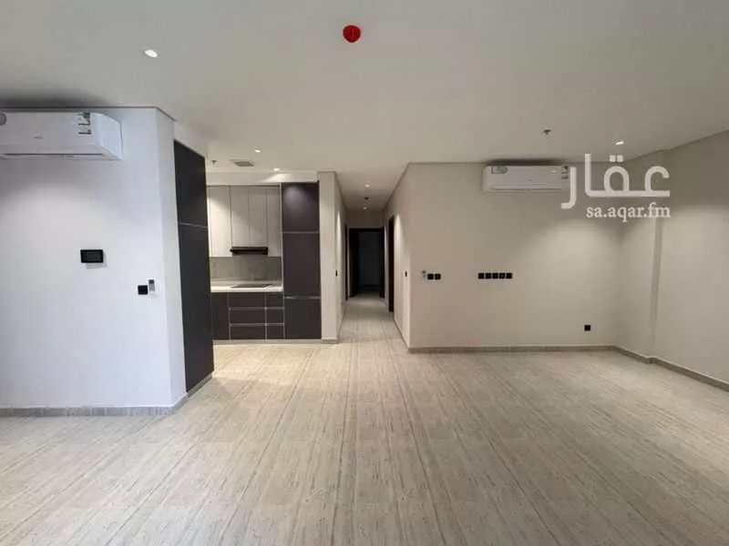 شقة 3 غرف في عرقة 10