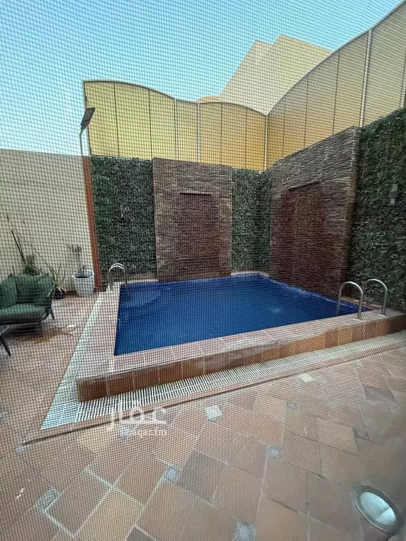 5 bedroom villa in Al Yasmin 3