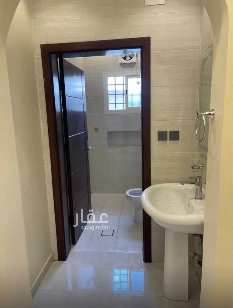 شقة 4 غرف في الملك فهد 5