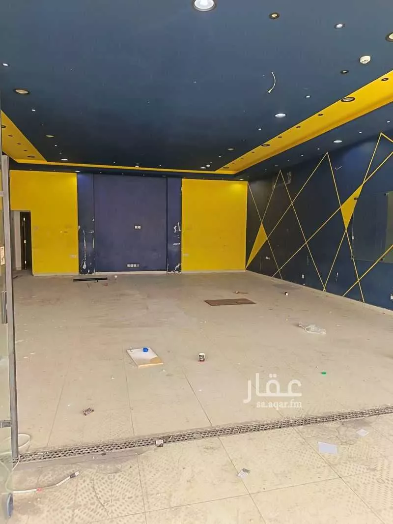 محل 130 م² في الورود 2