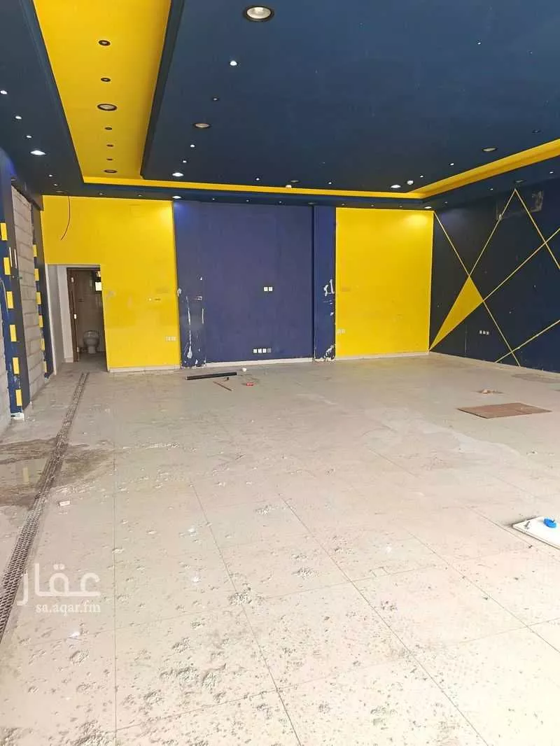 محل 130 م² في الورود 6