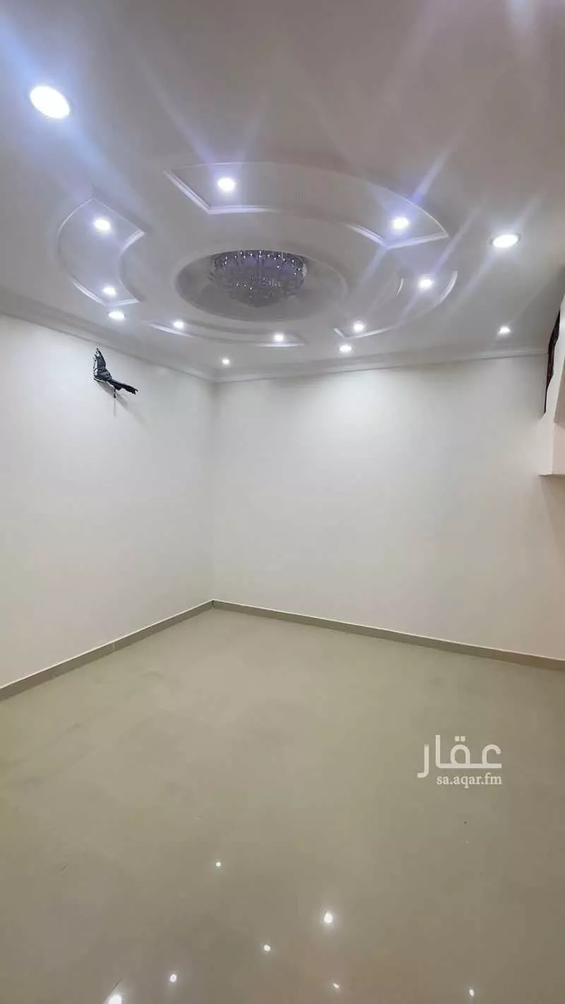 فيلا 5 غرف في طيبة 2