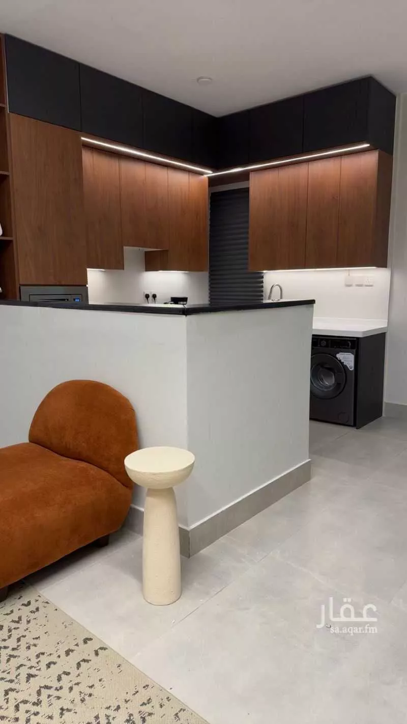 شقة 4 غرف في الحمرا 8