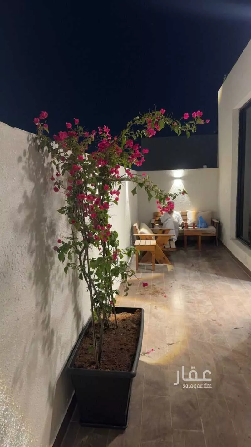 شقة 4 غرف في الحمرا 10