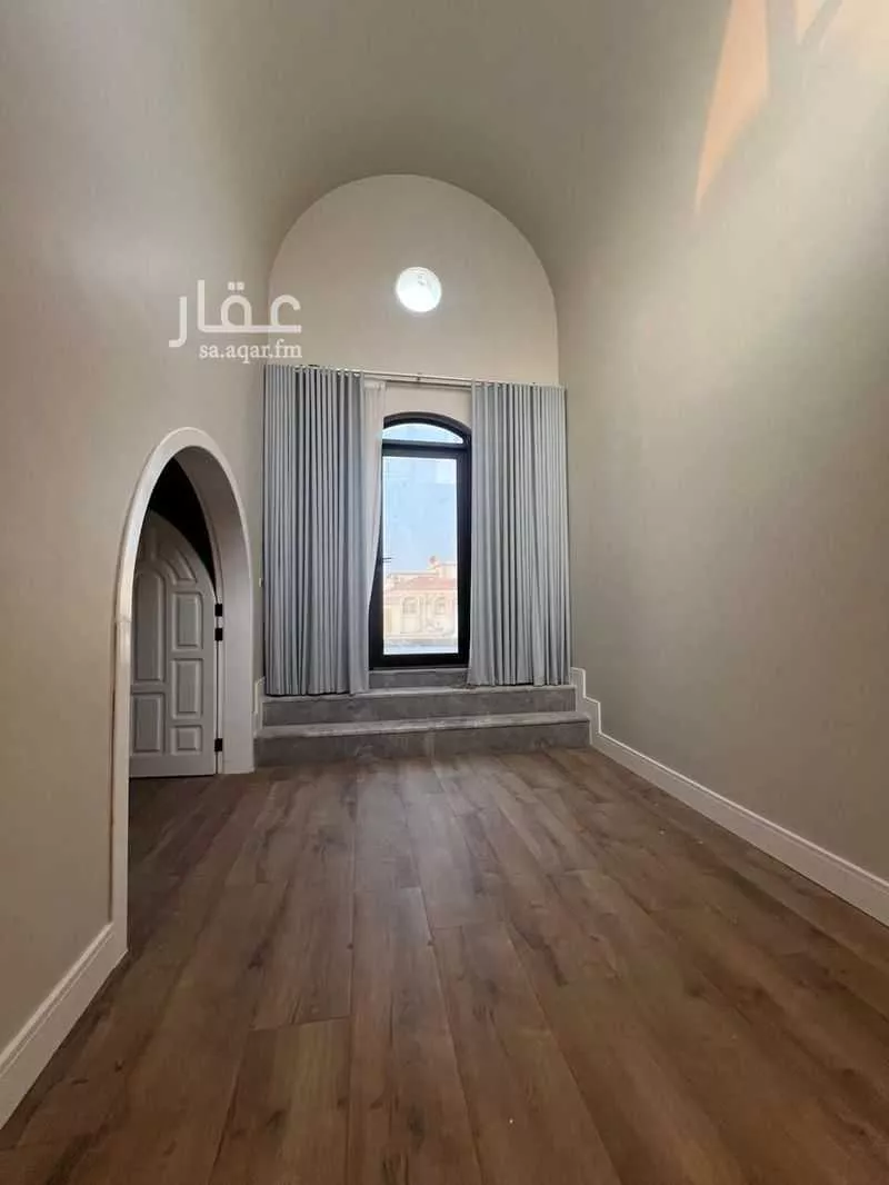 فيلا 6 غرف في الدانة الشمالية 2