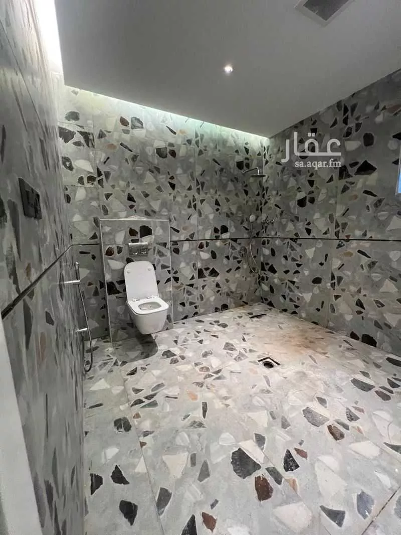 فيلا 6 غرف في الدانة الشمالية 11