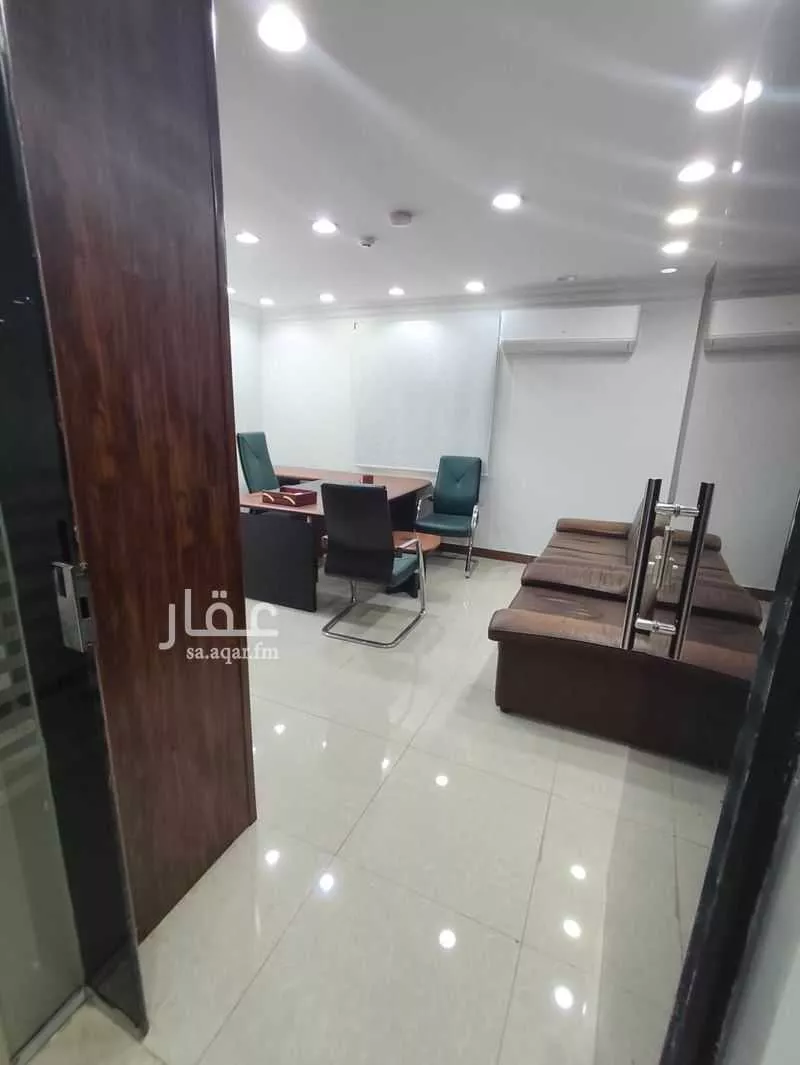 مكتب 1333 م² في الزهراء 8