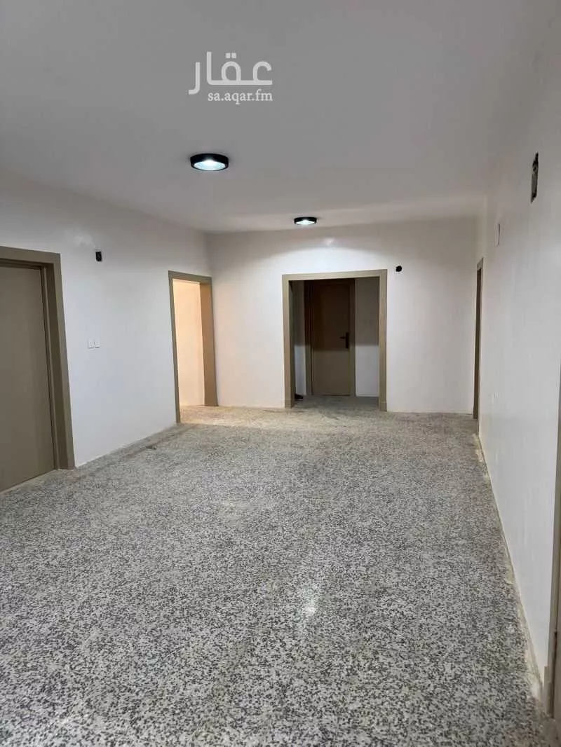 عمارة 452 م² في الديرة 11