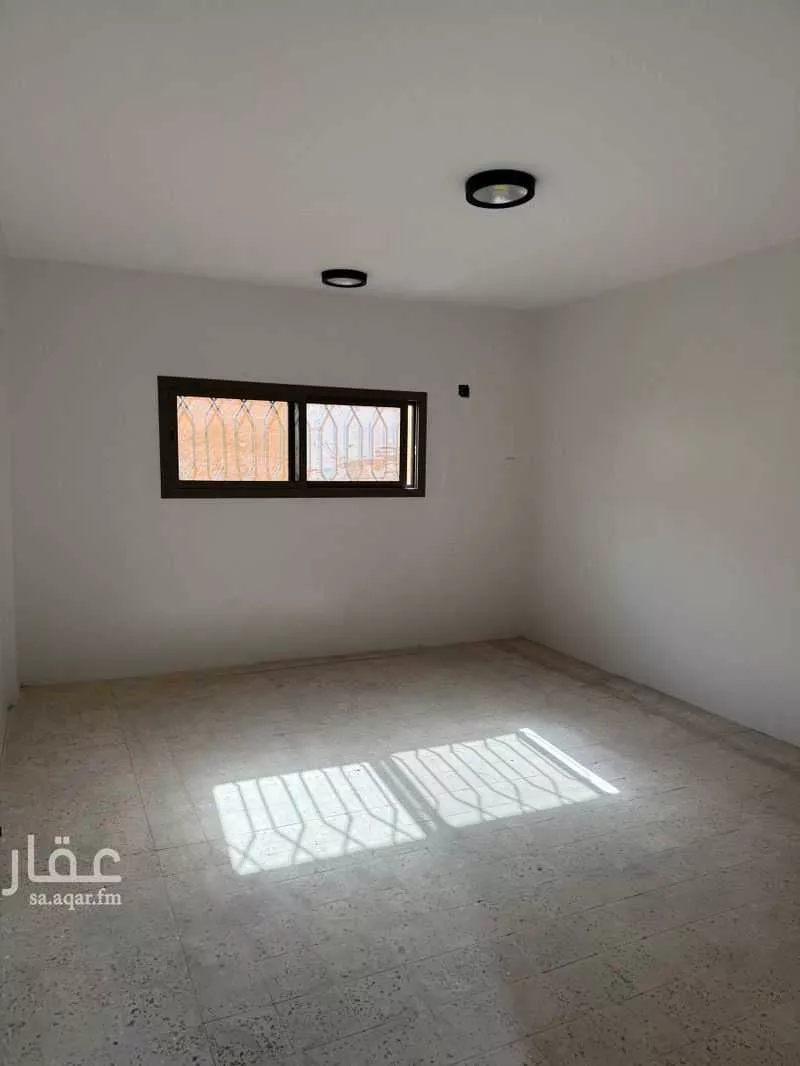 عمارة 452 م² في الديرة 17