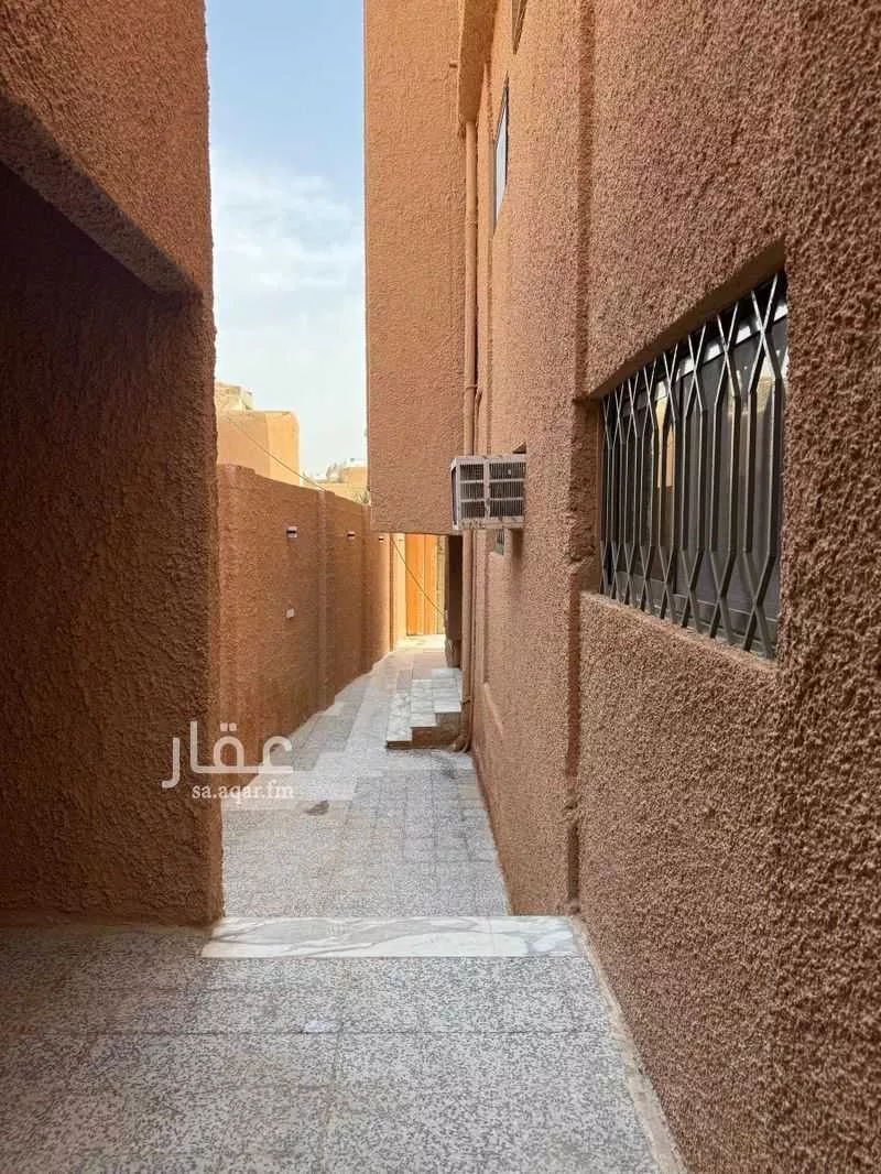 عمارة 452 م² في الديرة 22