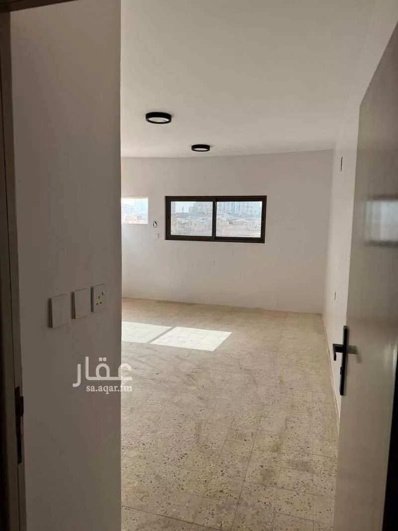 عمارة 452 م² في الديرة 28