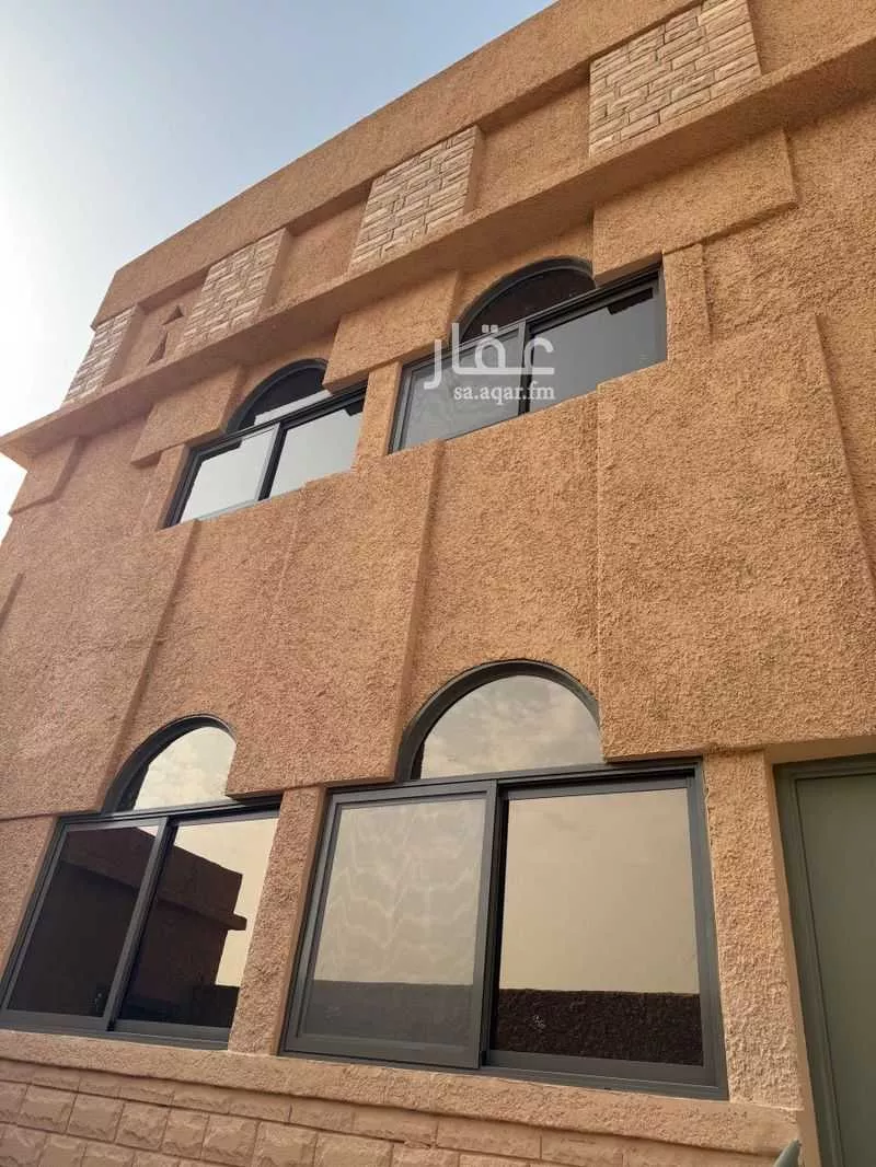 عمارة 452 م² في الديرة 10
