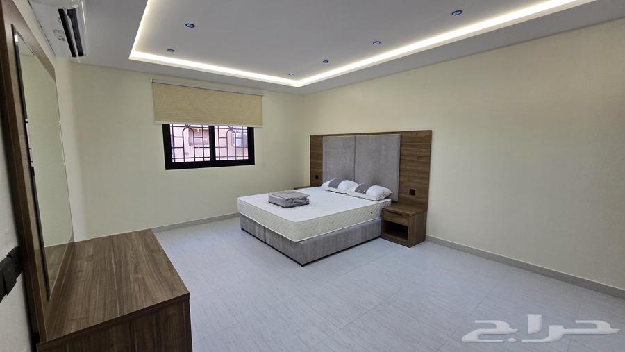 شقة 2 غرف في السعادة 4