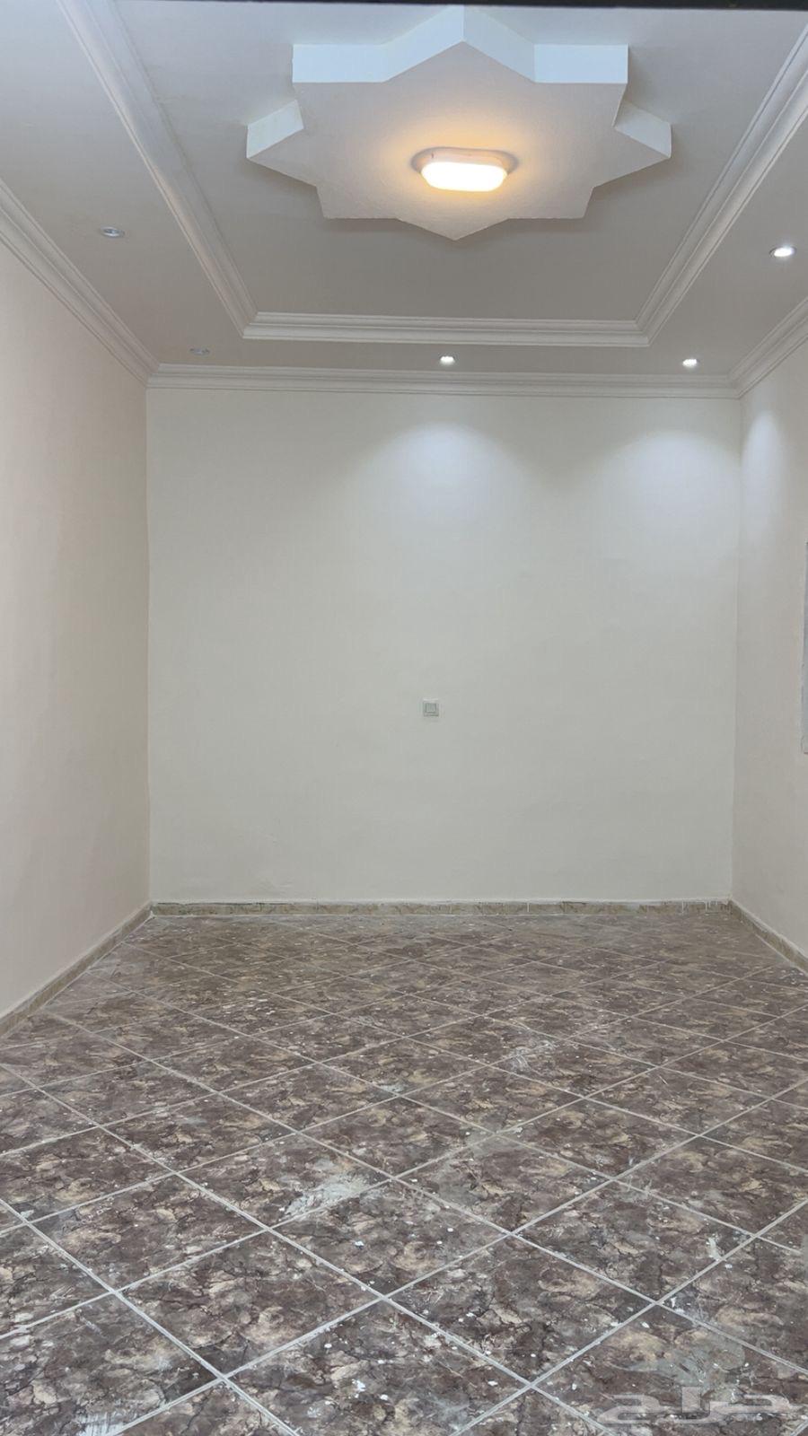 شقة 8 غرف في اليمامة 2