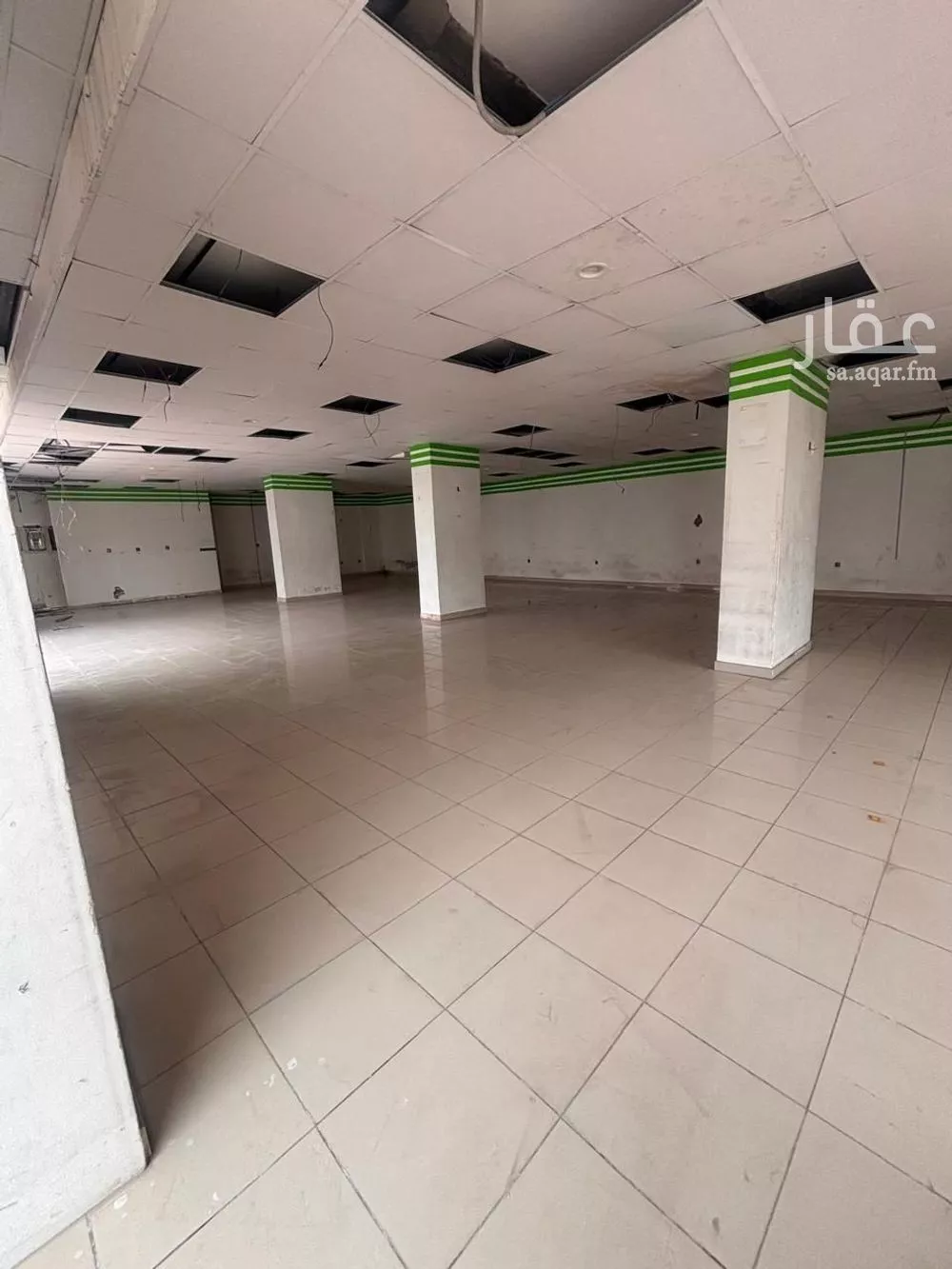 محل 300 م² في الصفا 2