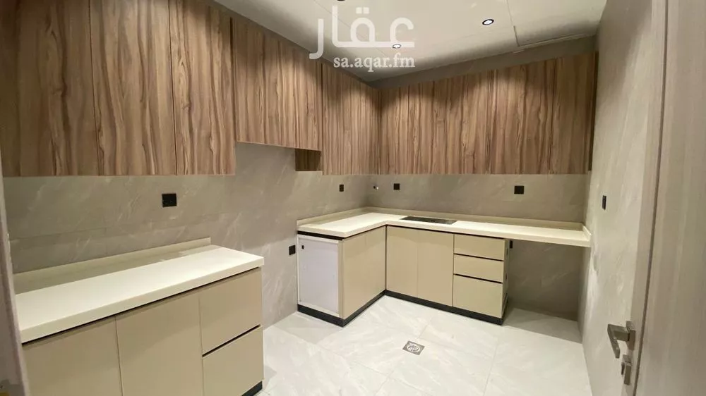 شقة 3 غرف في الروضة 6