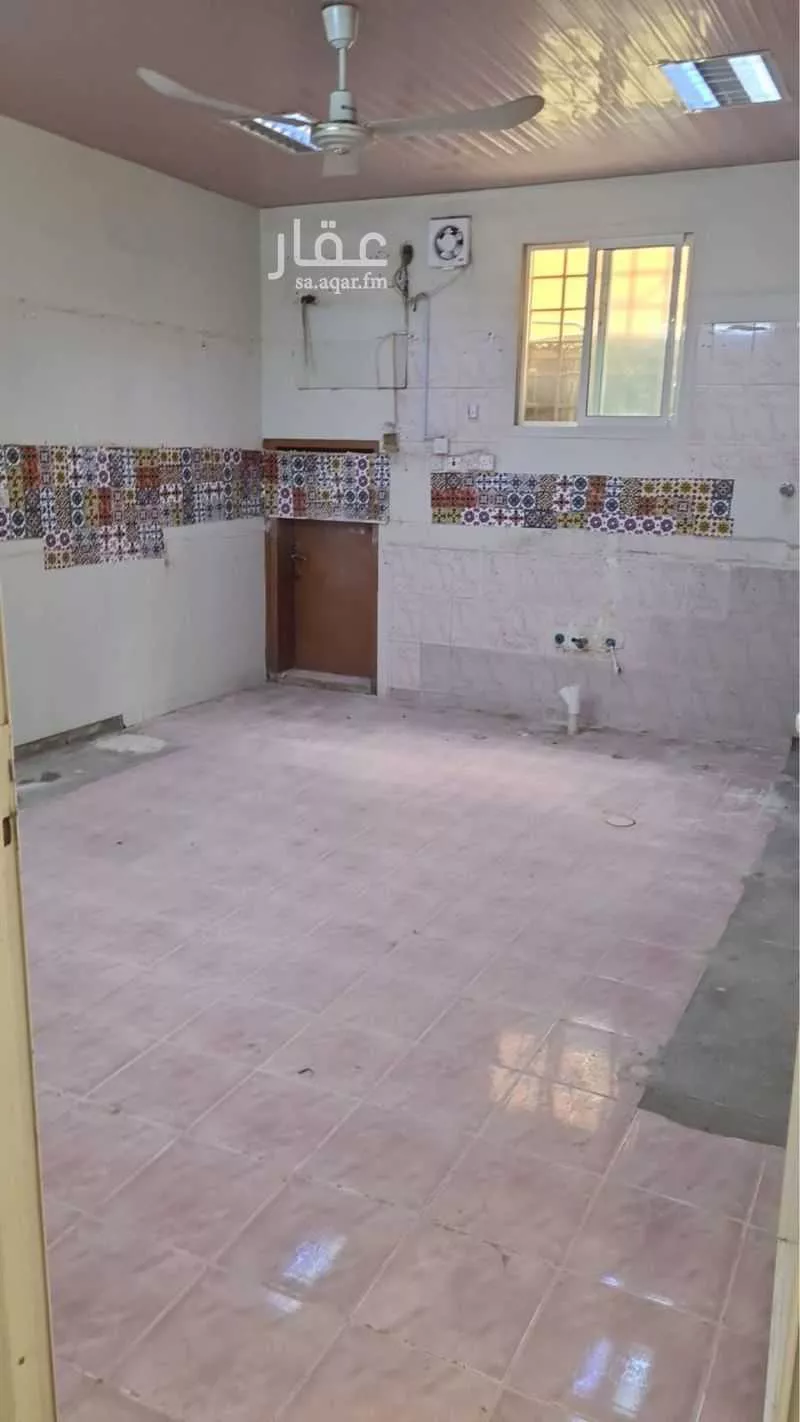 8 bedroom floor in Al Yarmouk 5