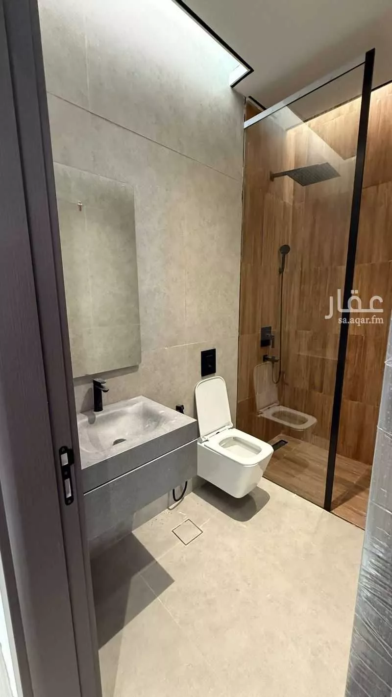 3 bedroom floor in Al Rabwa 8