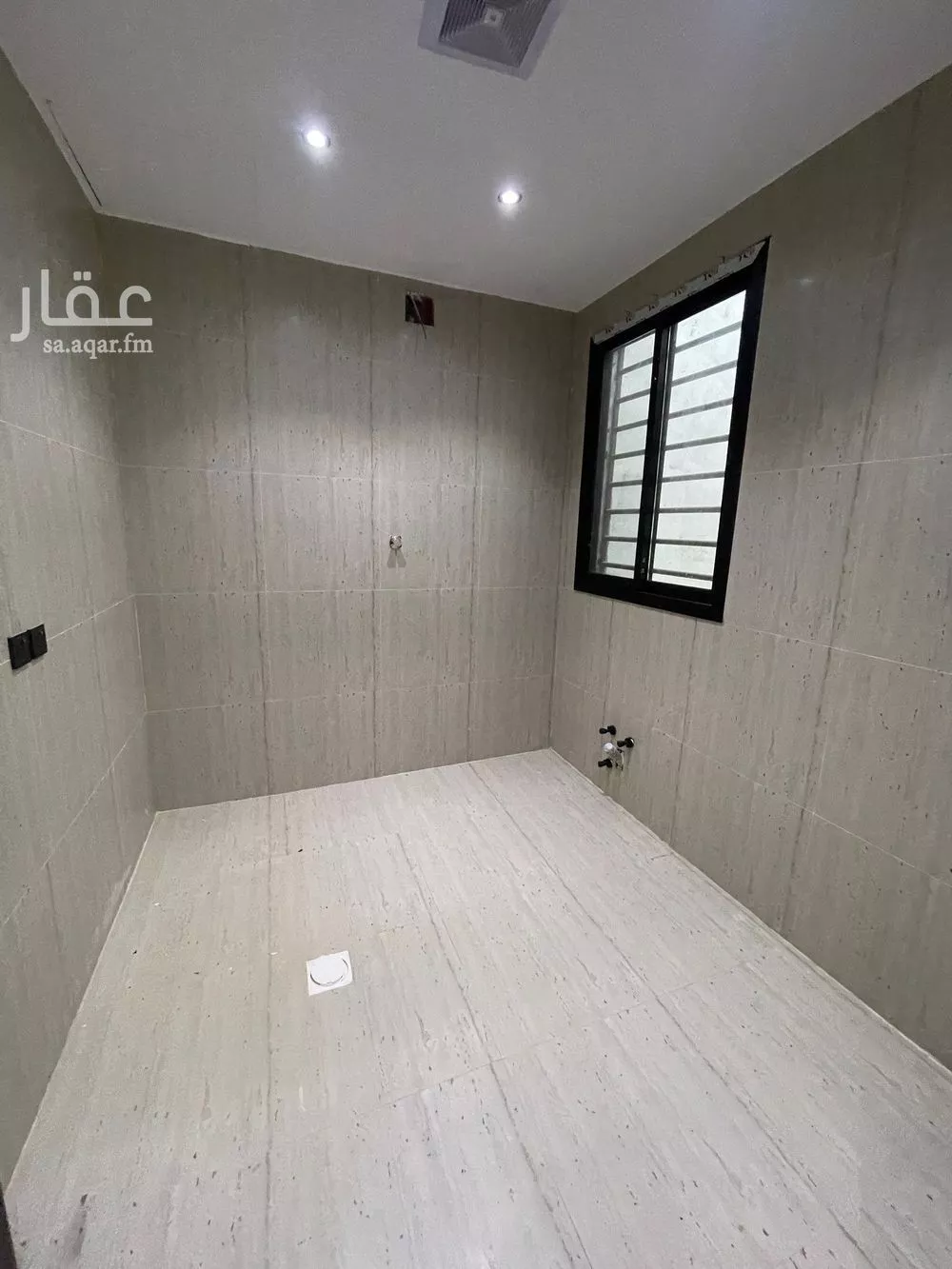 3 bedroom apartment in Al Maizilah 4