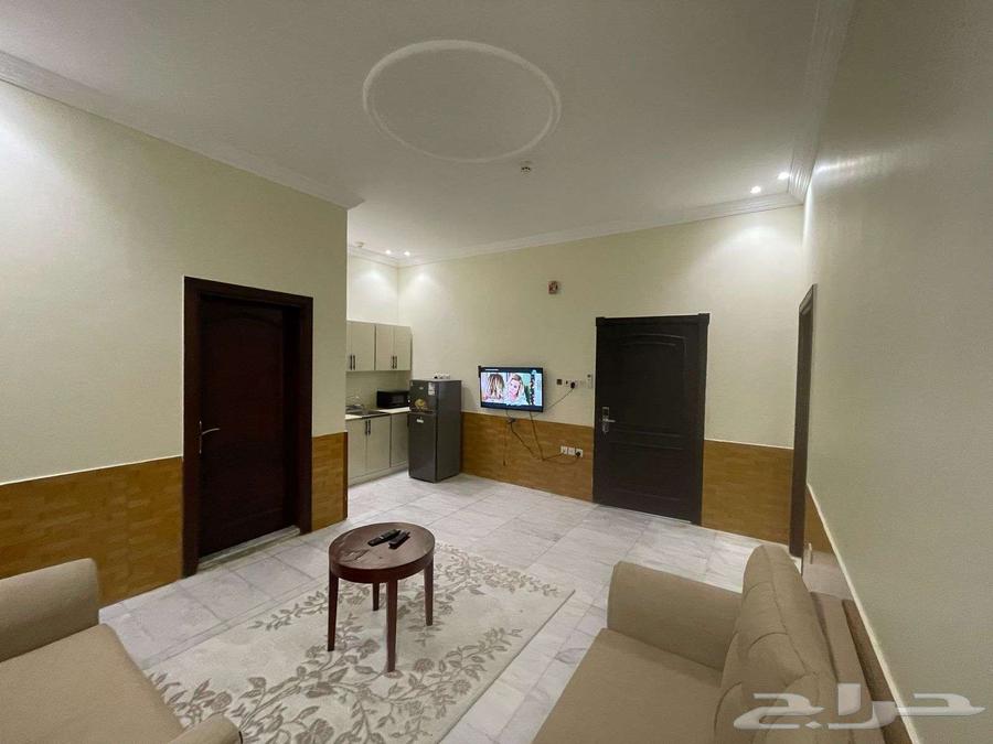 شقة 1 غرف في الرويس 4