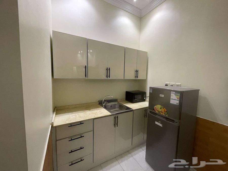 شقة 1 غرف في الرويس 5