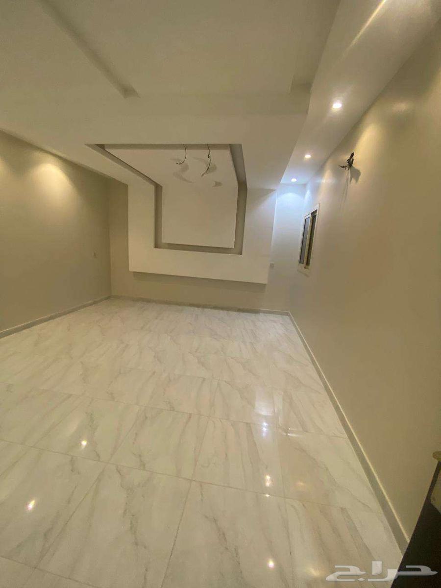 شقة 5 غرف في المنارات 2