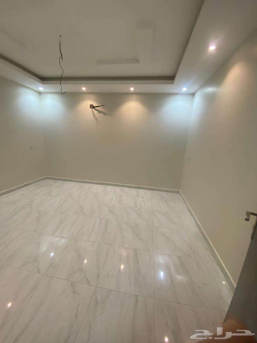 شقة 5 غرف في المنارات 5