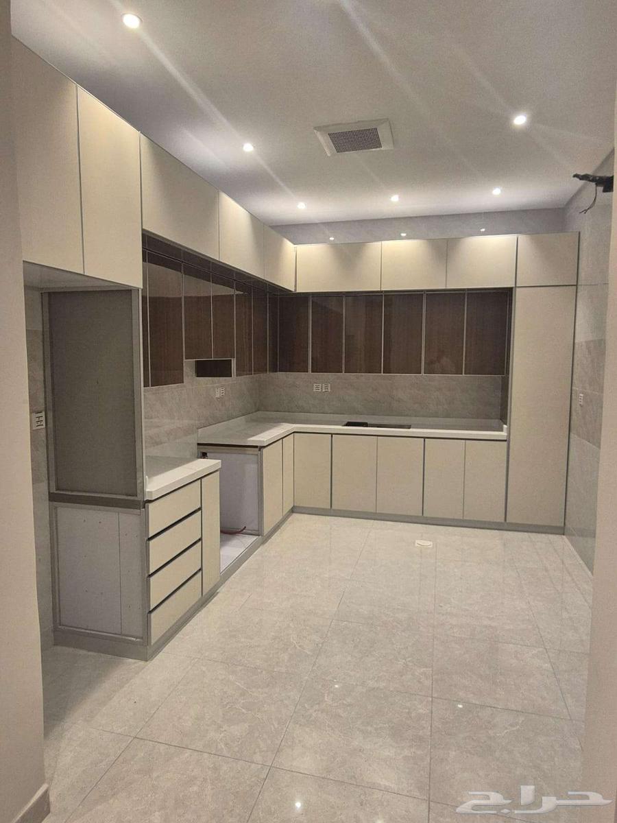 3 bedroom apartment in Al Marwa 5