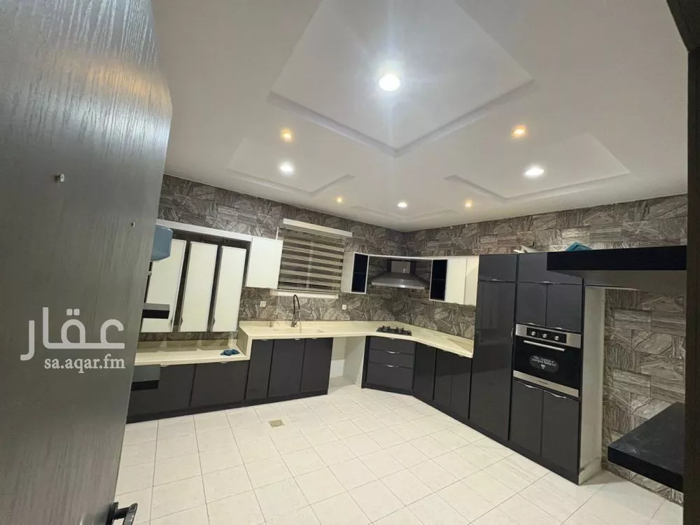 شقة 5 غرف في السعادة 3